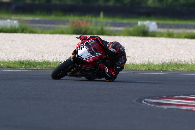 而与此同时 而与此同时