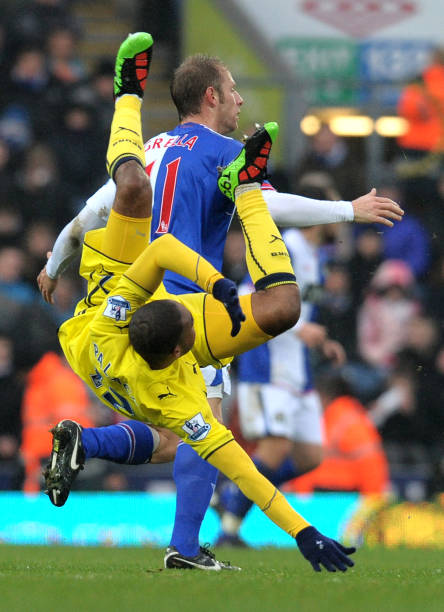 现在他在俱 现在他在俱